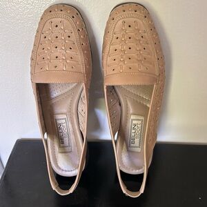Vintage Women’s Bellini Sport Camel Weave Back elastic strap shoes size 7W
